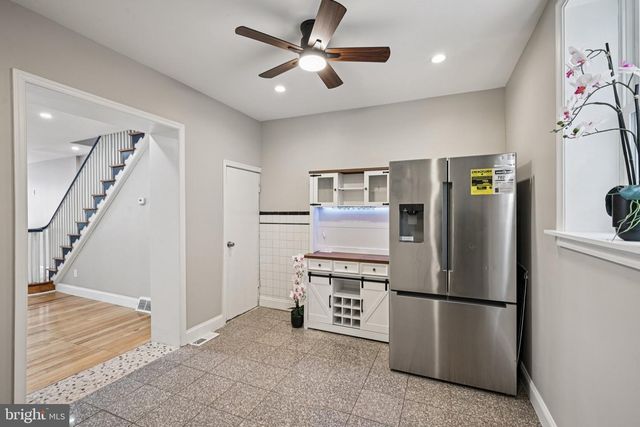 1912 S 9TH ST, Philadelphia, PA 19148