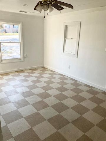 1037 Mountain View Rd, Conyers, GA 30012