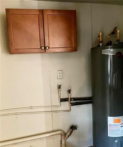 1037 Mountain View Rd, Conyers, GA 30012