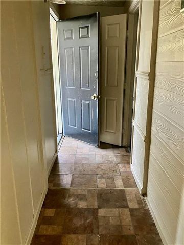 1037 Mountain View Rd, Conyers, GA 30012