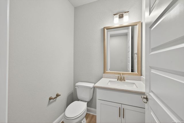 176 Janice, Castroville, TX 78009