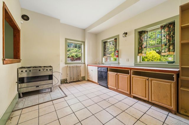 58 Leroy Place, Newburgh, NY 12550