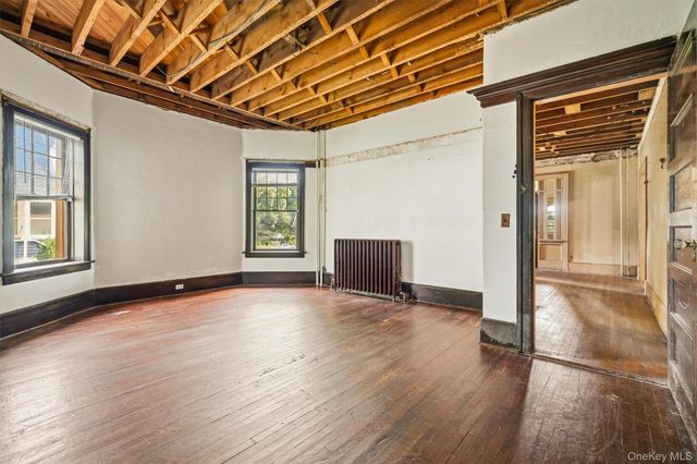 58 Leroy Place, Newburgh, NY 12550