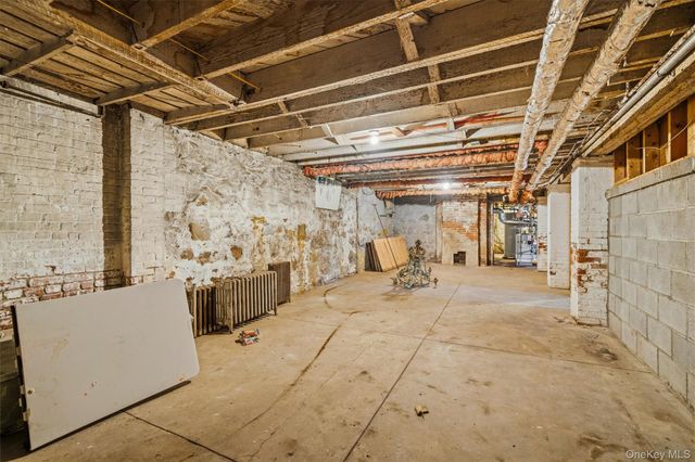 58 Leroy Place, Newburgh, NY 12550