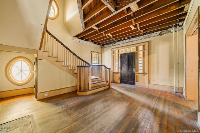 58 Leroy Place, Newburgh, NY 12550