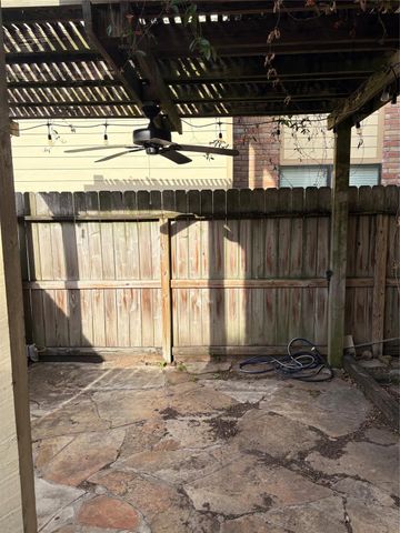 1881 Bering Drive 31, Houston, TX 77057