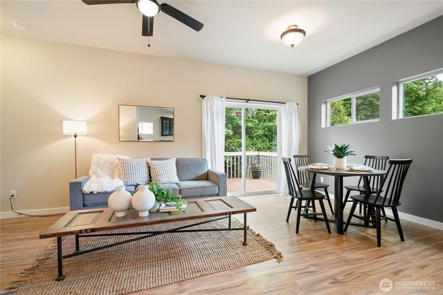 7270 E Grandview Street, Port Orchard, WA 98366