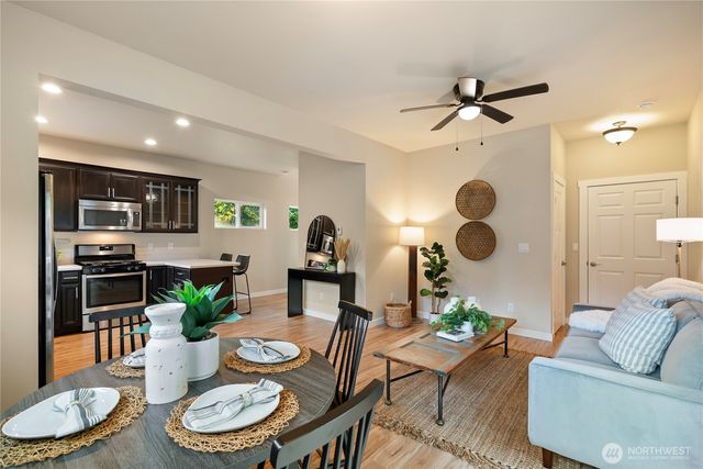 7270 E Grandview Street, Port Orchard, WA 98366