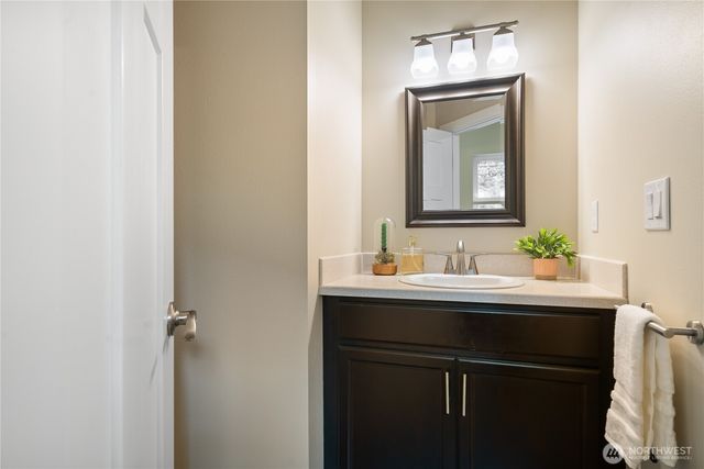7270 E Grandview Street, Port Orchard, WA 98366