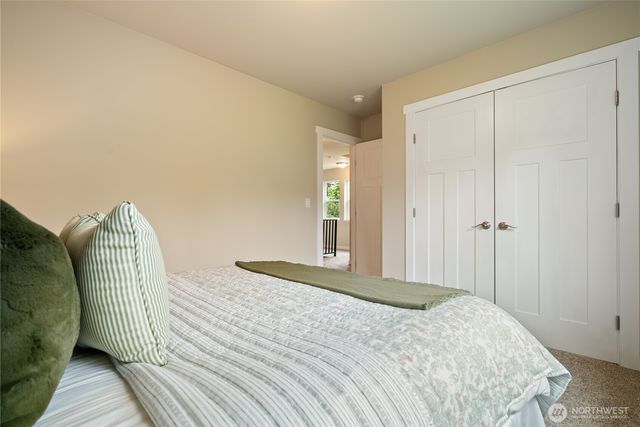 7270 E Grandview Street, Port Orchard, WA 98366