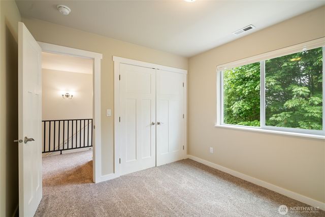 7270 E Grandview Street, Port Orchard, WA 98366