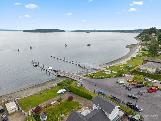 7270 E Grandview Street, Port Orchard, WA 98366