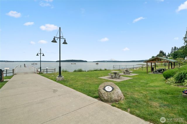 7270 E Grandview Street, Port Orchard, WA 98366