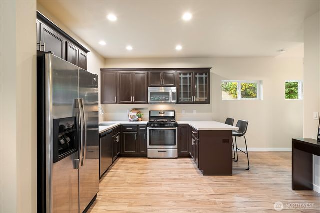 7270 E Grandview Street, Port Orchard, WA 98366