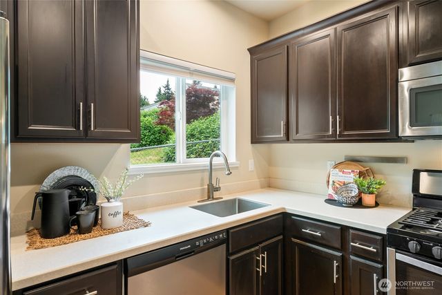7270 E Grandview Street, Port Orchard, WA 98366