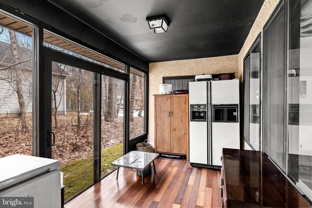 6 HAZEL AVE, Voorhees, NJ 08043