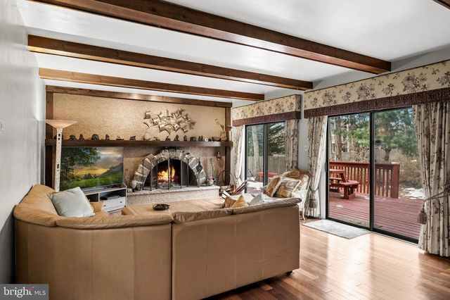 6 HAZEL AVE, Voorhees, NJ 08043