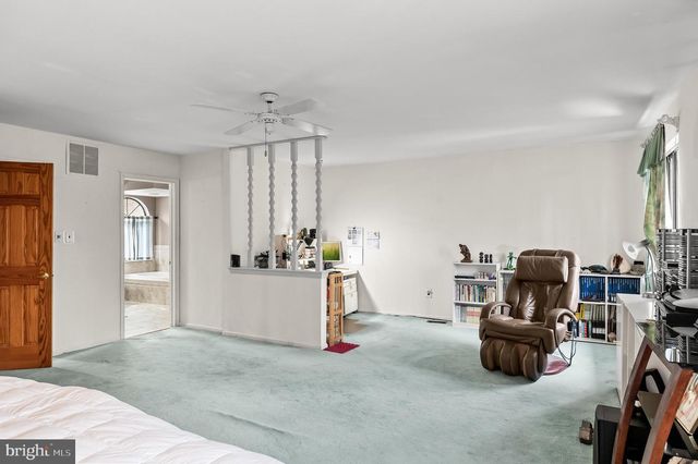 6 HAZEL AVE, Voorhees, NJ 08043