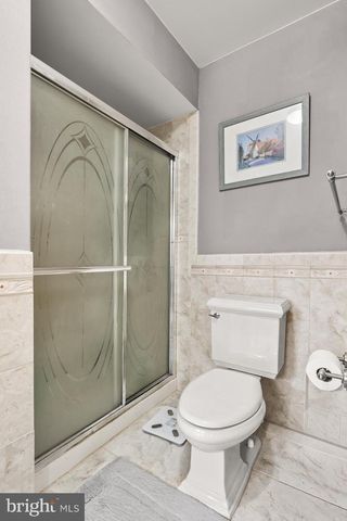 6 HAZEL AVE, Voorhees, NJ 08043