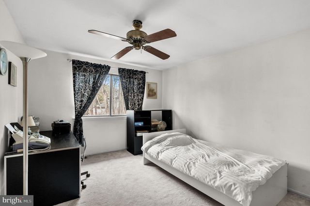 6 HAZEL AVE, Voorhees, NJ 08043