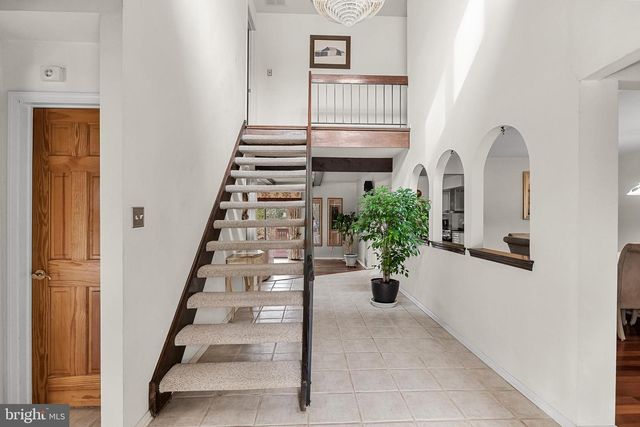 6 HAZEL AVE, Voorhees, NJ 08043