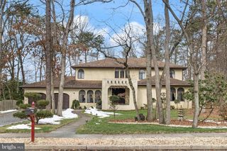 6 HAZEL AVE, Voorhees, NJ 08043