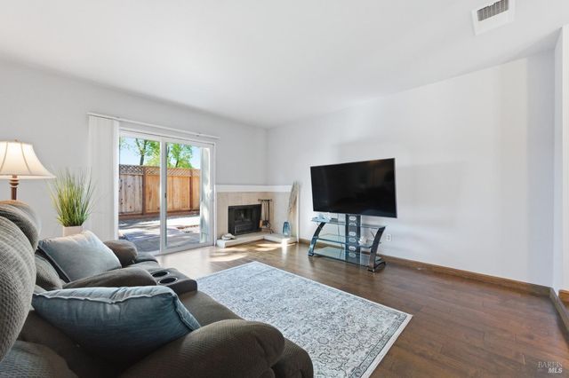 2446 Micawber Ln, Santa Rosa, CA 95401