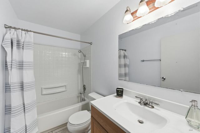 2446 Micawber Ln, Santa Rosa, CA 95401