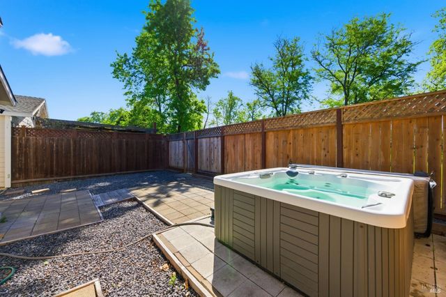 2446 Micawber Ln, Santa Rosa, CA 95401