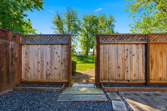 2446 Micawber Ln, Santa Rosa, CA 95401