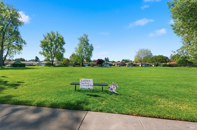 2446 Micawber Ln, Santa Rosa, CA 95401