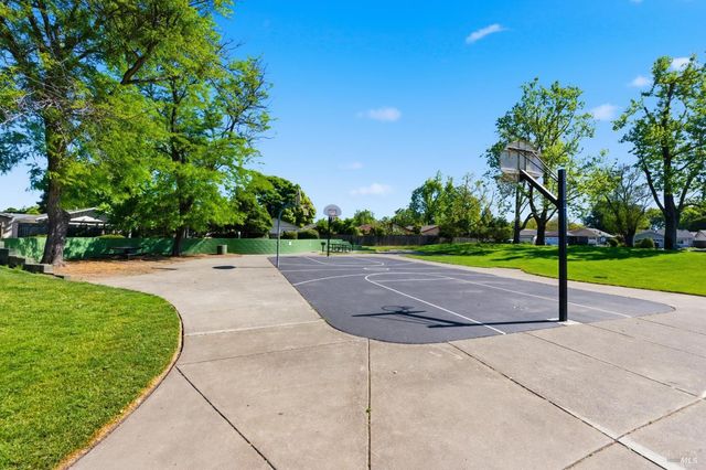 2446 Micawber Ln, Santa Rosa, CA 95401