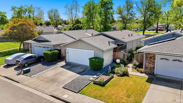 2446 Micawber Ln, Santa Rosa, CA 95401