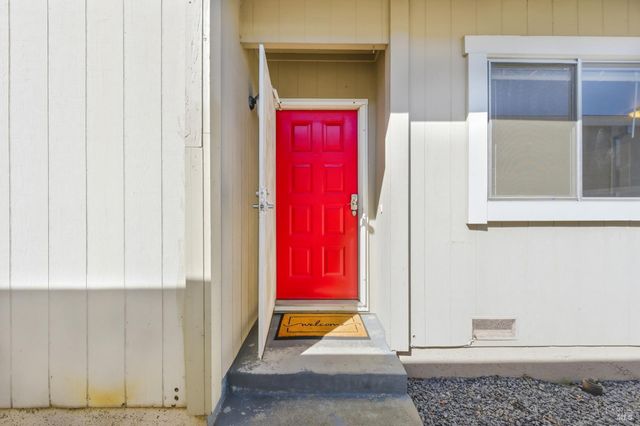 2446 Micawber Ln, Santa Rosa, CA 95401