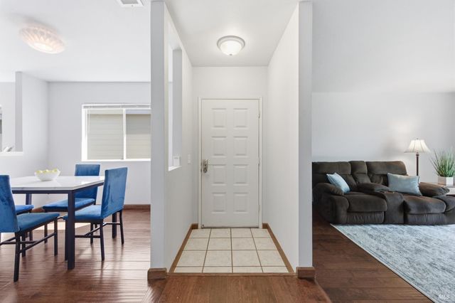 2446 Micawber Ln, Santa Rosa, CA 95401