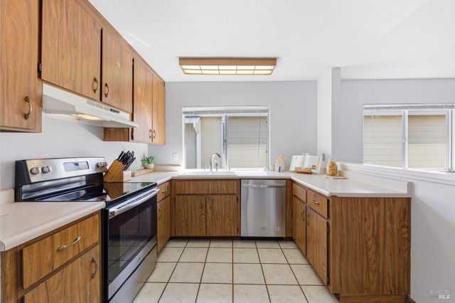 2446 Micawber Ln, Santa Rosa, CA 95401