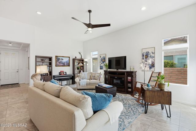558 N Sonoma Vista Drive, Green Valley, AZ 85614