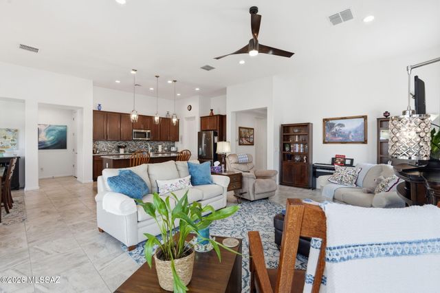 558 N Sonoma Vista Drive, Green Valley, AZ 85614