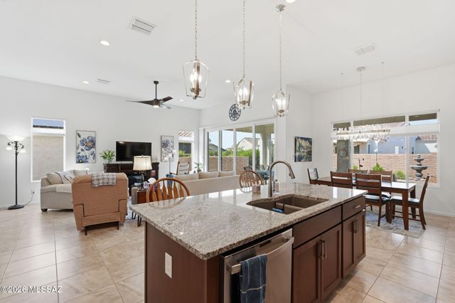 558 N Sonoma Vista Drive, Green Valley, AZ 85614
