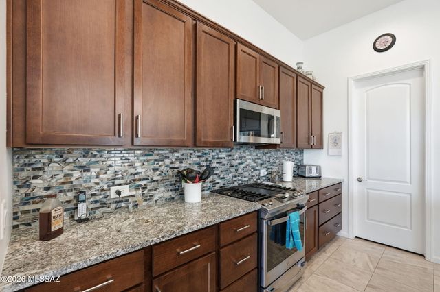 558 N Sonoma Vista Drive, Green Valley, AZ 85614