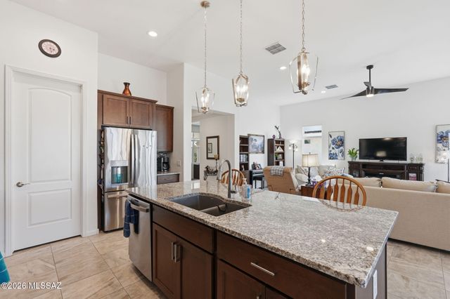 558 N Sonoma Vista Drive, Green Valley, AZ 85614