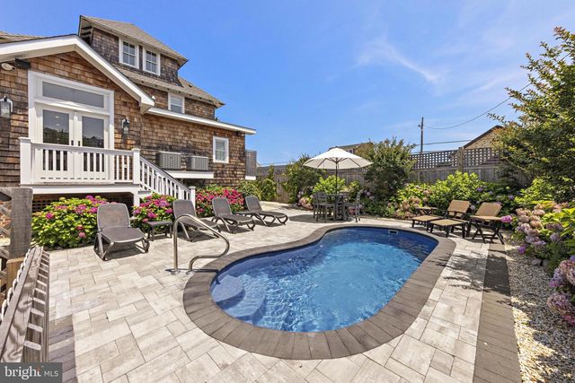 204 SECOND ST, Beach Haven, NJ 08008