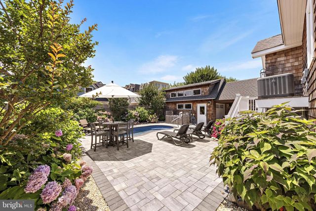 204 SECOND ST, Beach Haven, NJ 08008