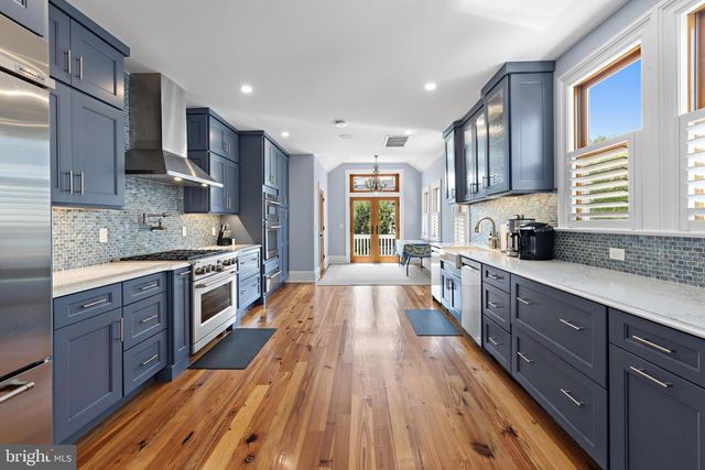 204 SECOND ST, Beach Haven, NJ 08008