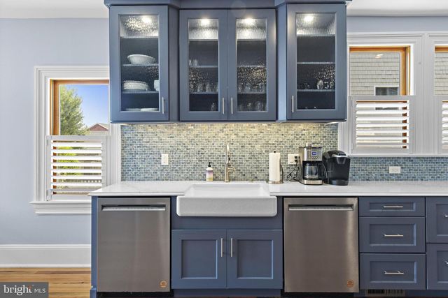 204 SECOND ST, Beach Haven, NJ 08008
