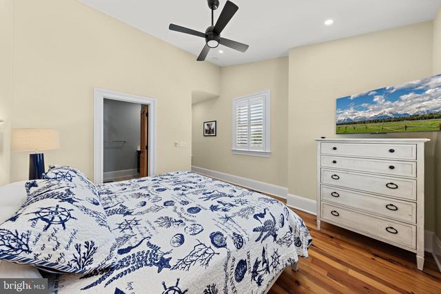 204 SECOND ST, Beach Haven, NJ 08008