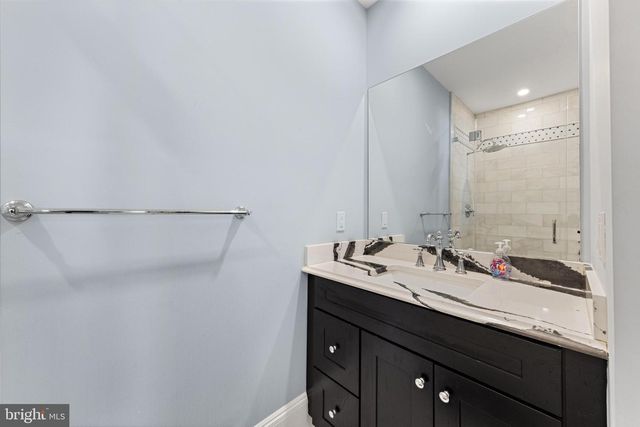 204 SECOND ST, Beach Haven, NJ 08008