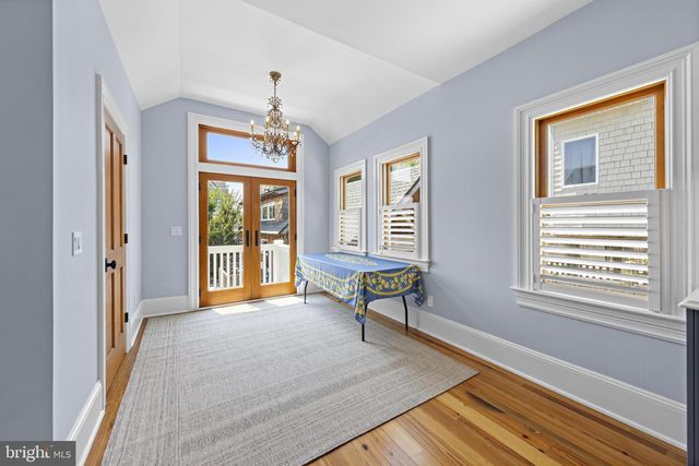 204 SECOND ST, Beach Haven, NJ 08008