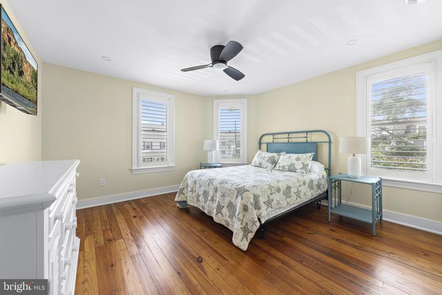 204 SECOND ST, Beach Haven, NJ 08008