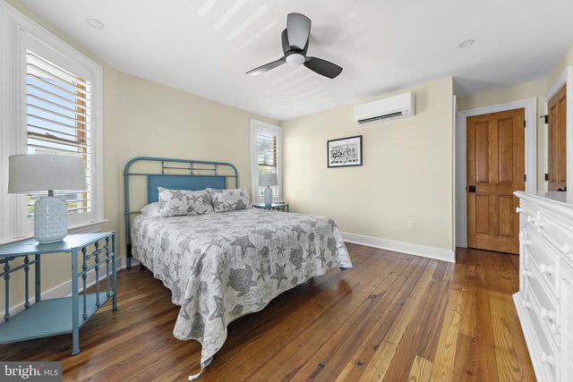 204 SECOND ST, Beach Haven, NJ 08008
